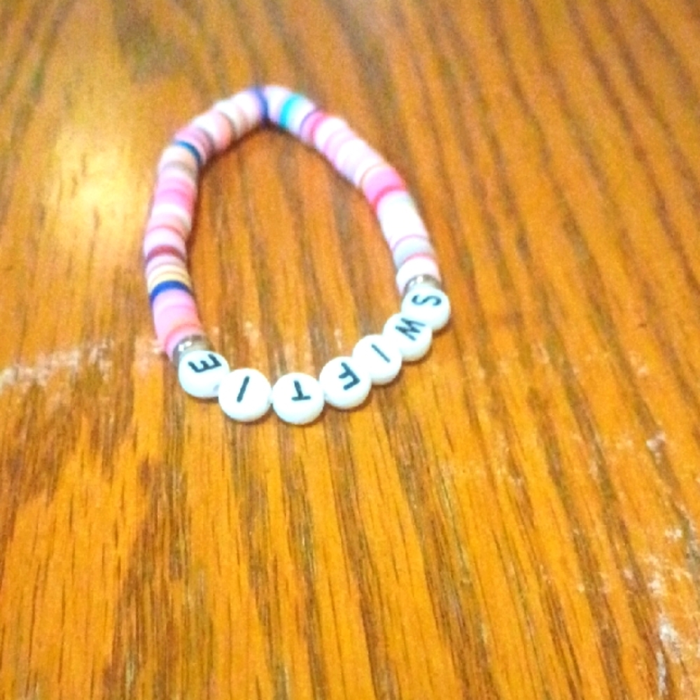 Personalized Pink Beaded Kids Bracelet - SWIFTIE Letter Design